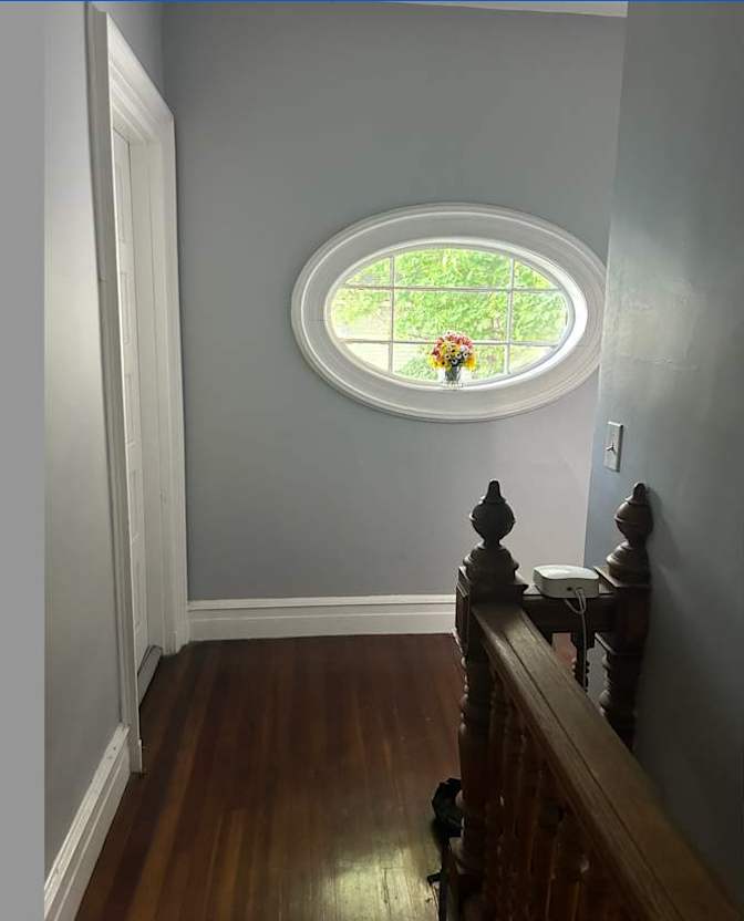 CAROLINE's room