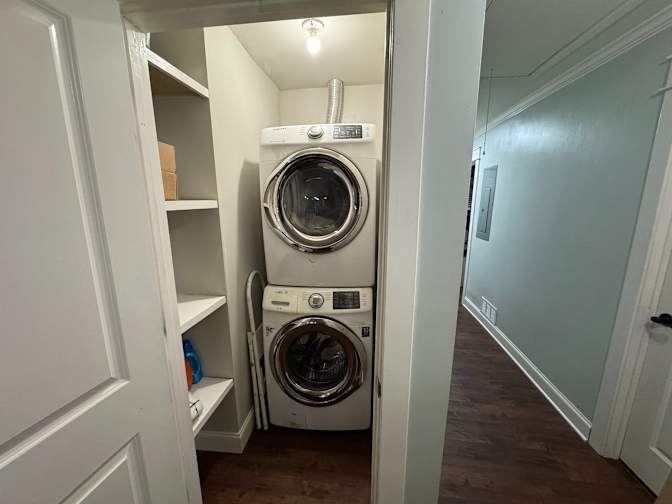 Alcove Rooms's room