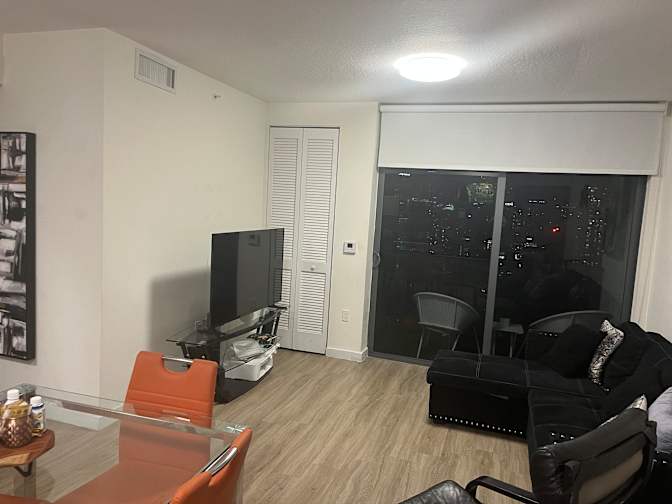 johnatan's room
