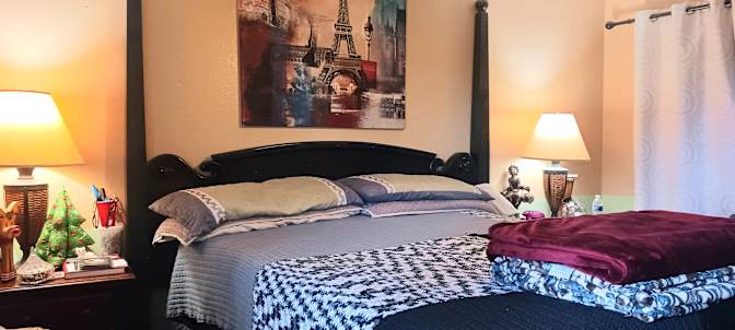 Cris Mendozahowell's room