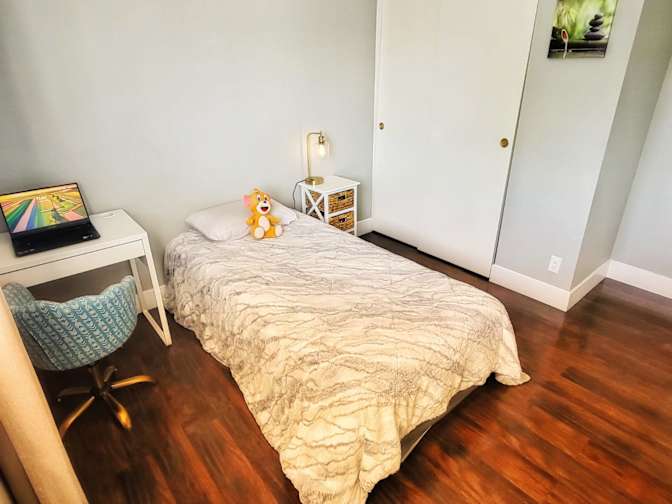 Glen's room