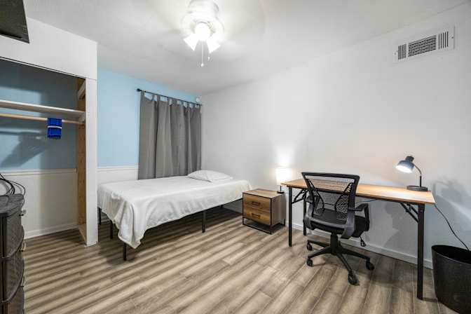 Benny's room