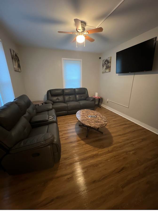 Jahizzy's room