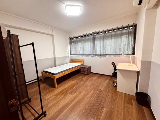 Aaron Woo Soon Yee's room