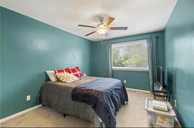 Zheng's room