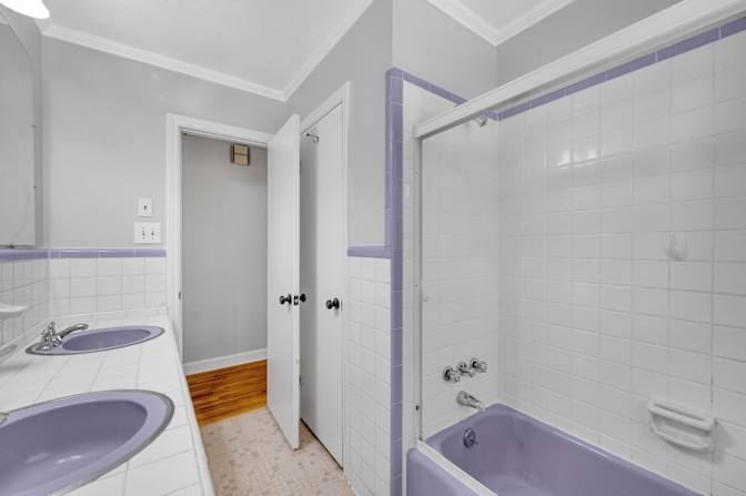 lifedoorrentals's room