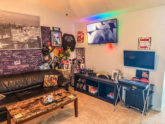 Silas's room