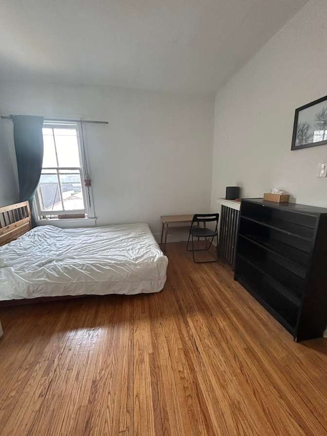 Lolo's room