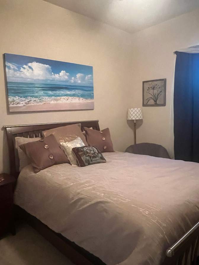 Lynne's room