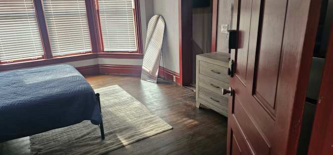 Corporate Heir's room