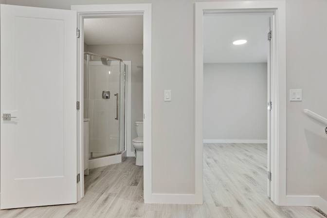 Emerald properties's room