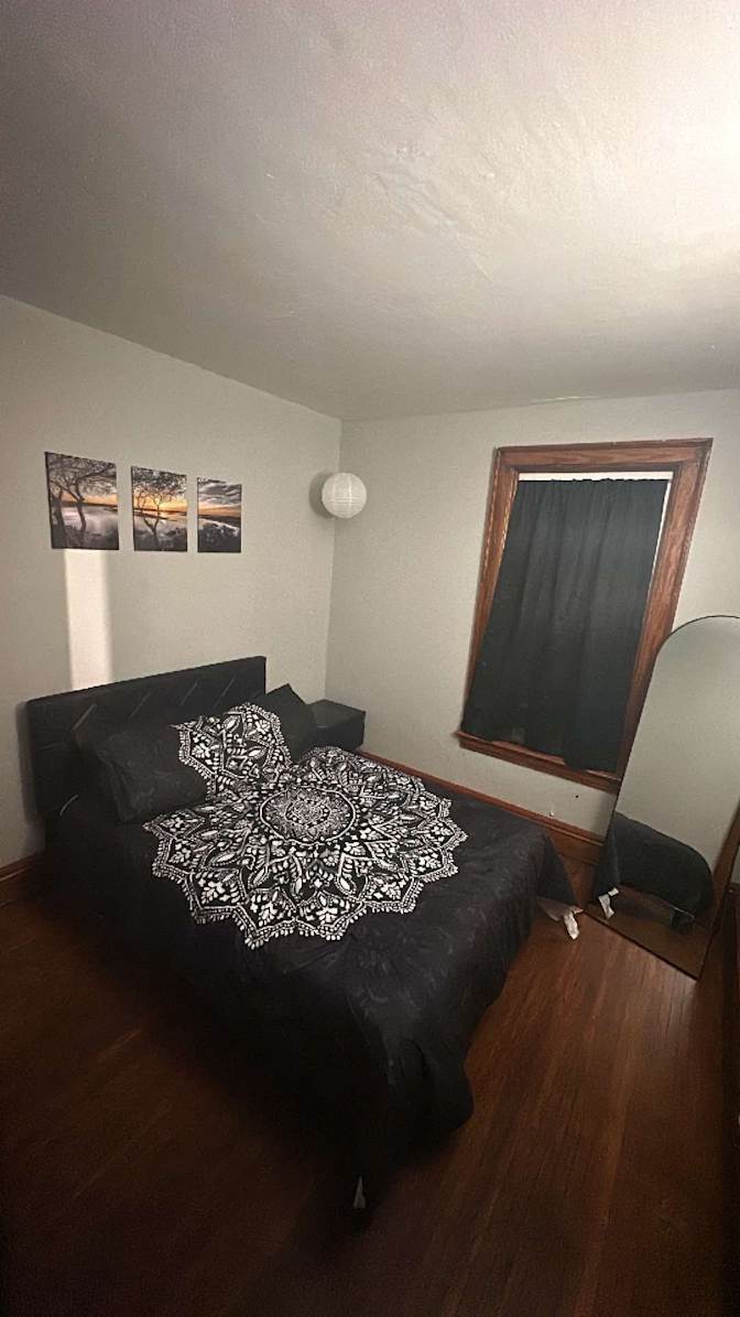 Robert's room