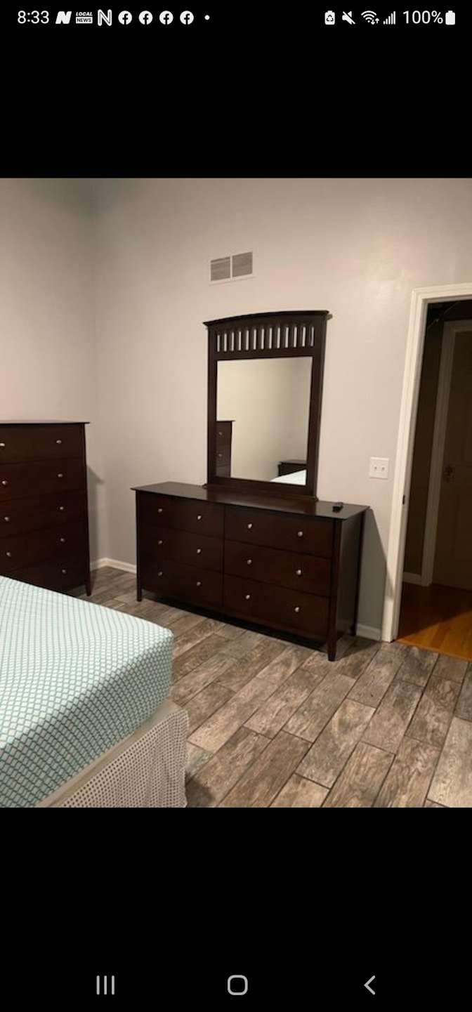 JJ RENTALS MORE's room