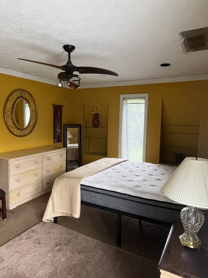 Topaz's room