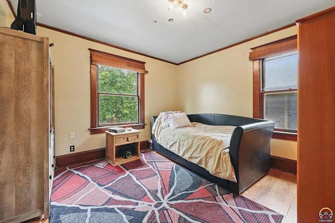 BRYNNE's room