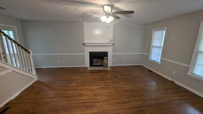 Apple House Living's room