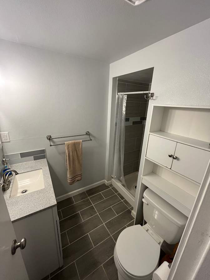KENNETH DOUGLAS MCPEAK's room