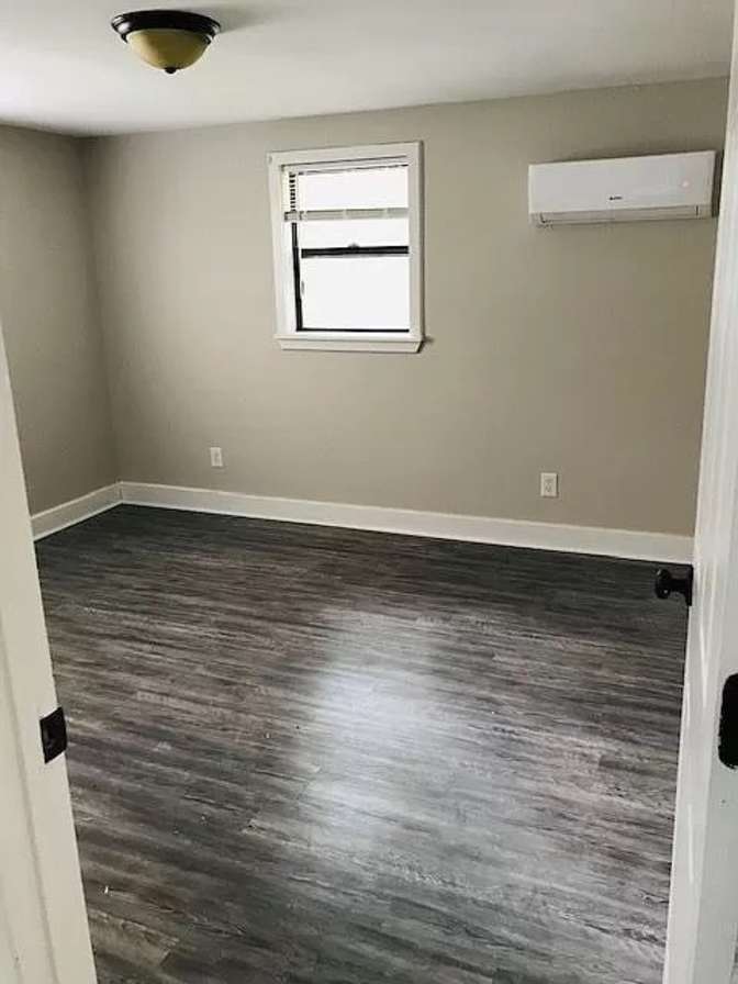 Alcove Rooms's room