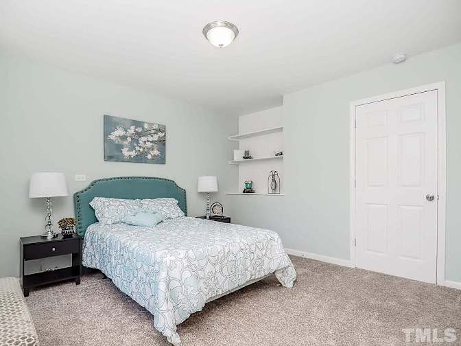Alcove Rooms's room