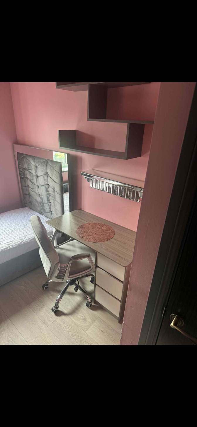 Maciej Nowak's room