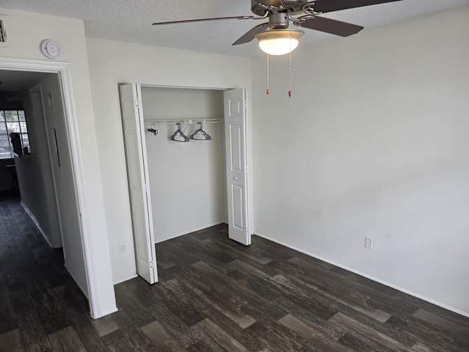 Leslie's room