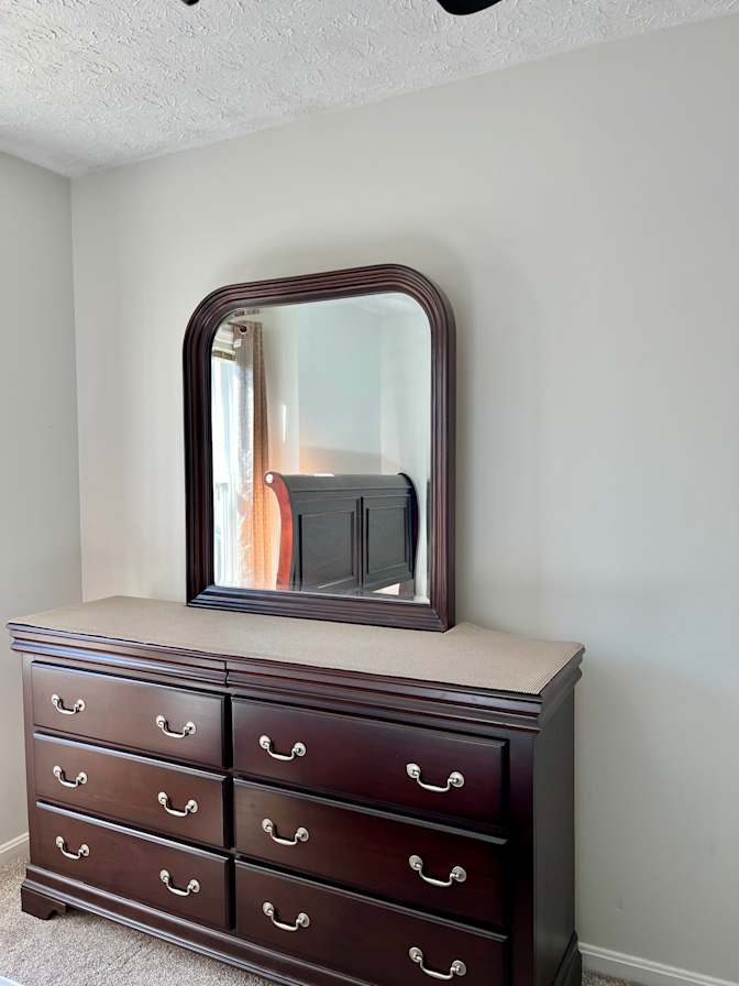 Deonarine's room