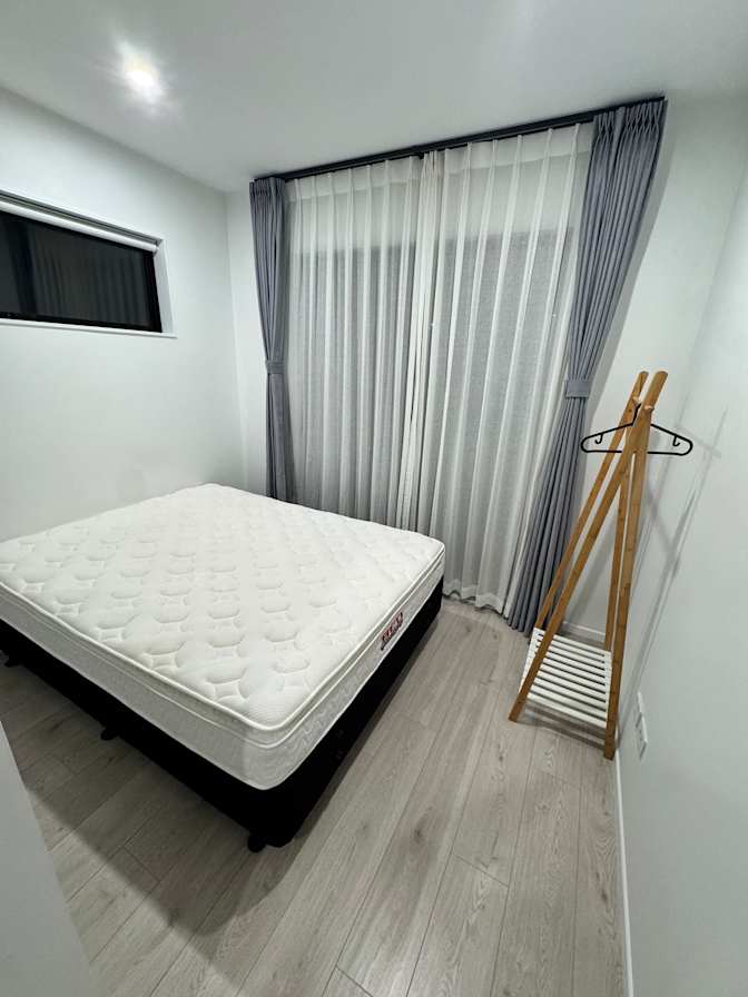 Naomi's room