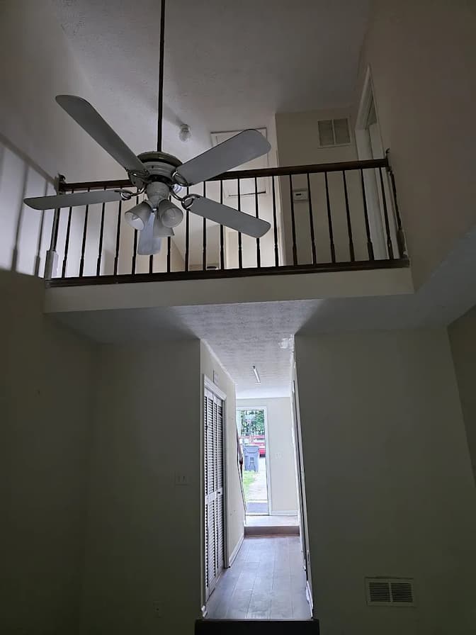 Alcove Rooms's room