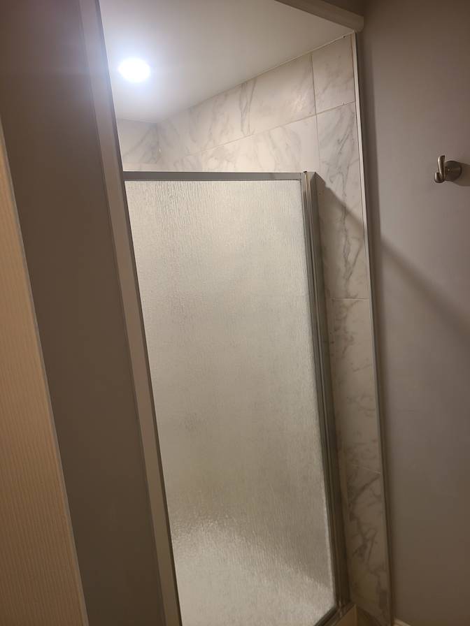 Wale basement Apartment's room