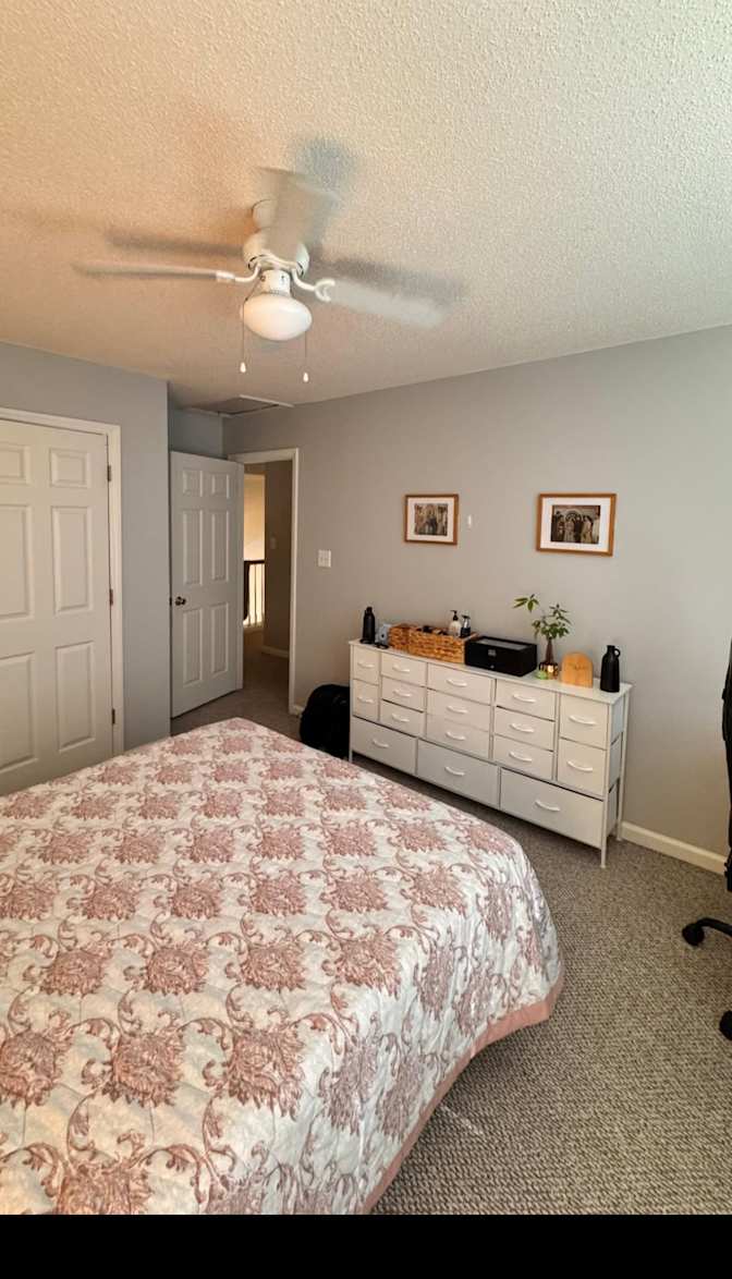 Khantil's room