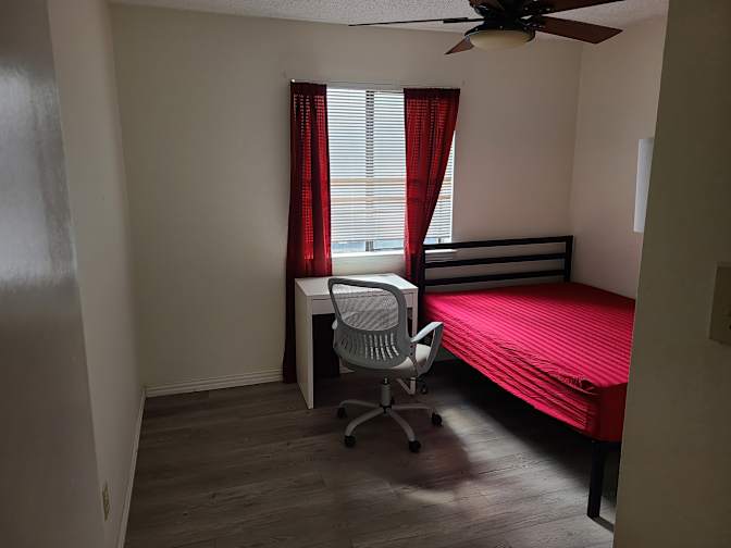 Tom's room