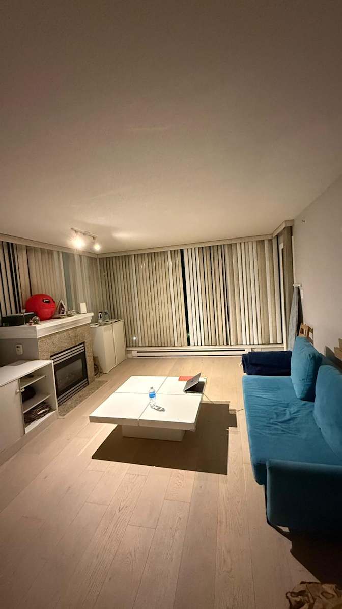 Reza's room