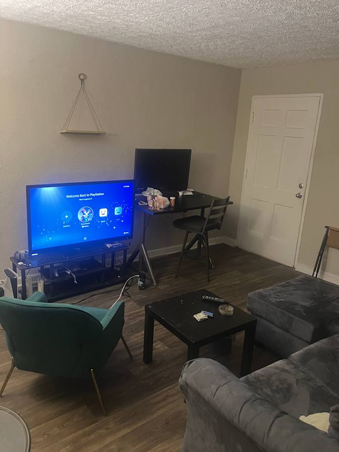 Trav's room