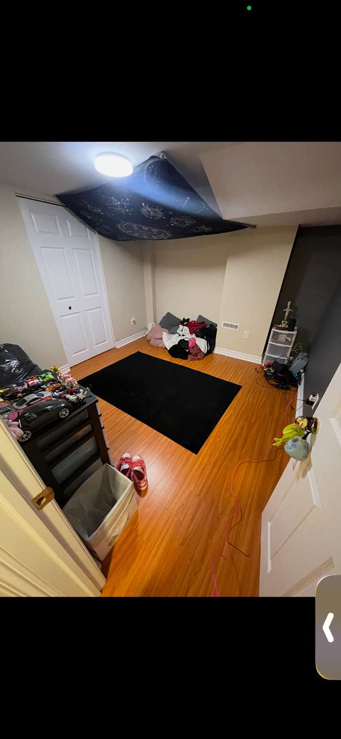 Shawntay's room