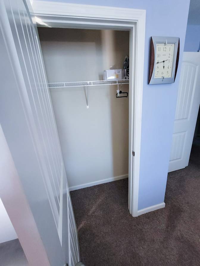 Quiet room in Union City close to the airport's room