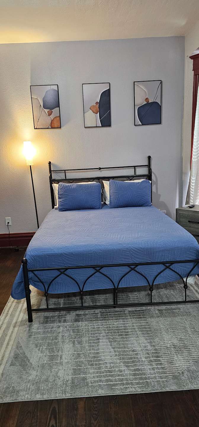 Corporate Heir's room
