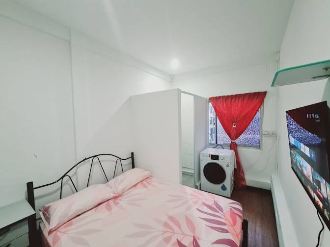 Roomy's room