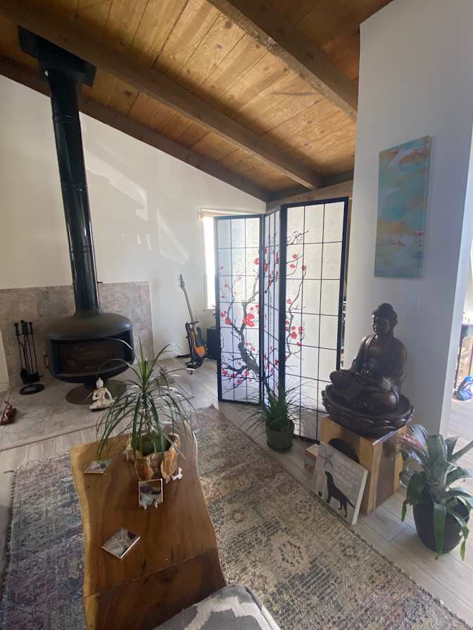 Aga's Beach Pad Room!'s room