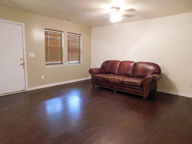 Carolina Realty Link's room