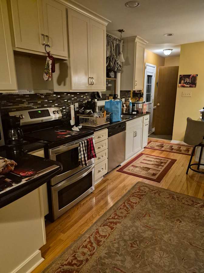 Brenda Sue Mcelhiney's room