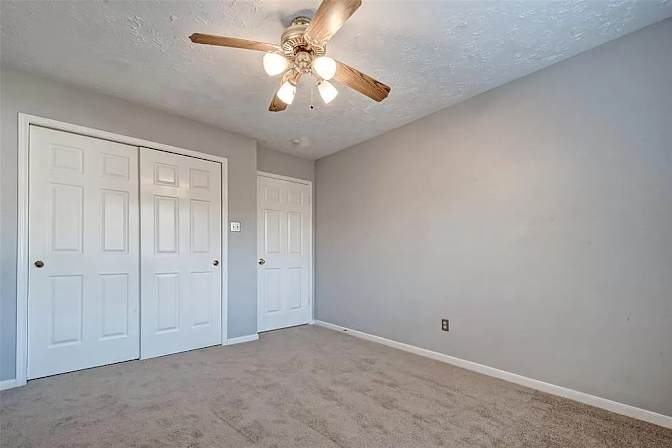 Luis's room