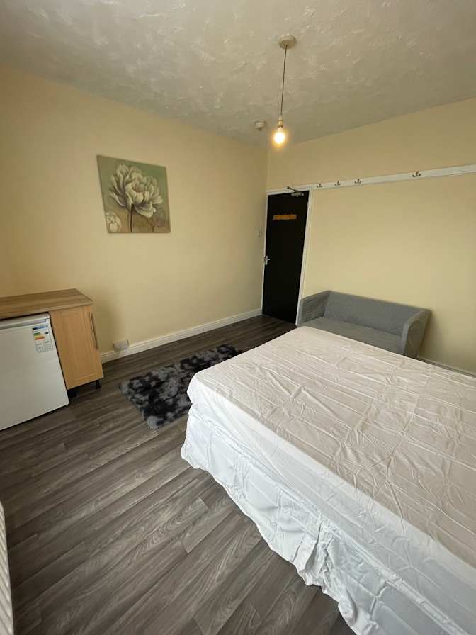 SavvaLET's room