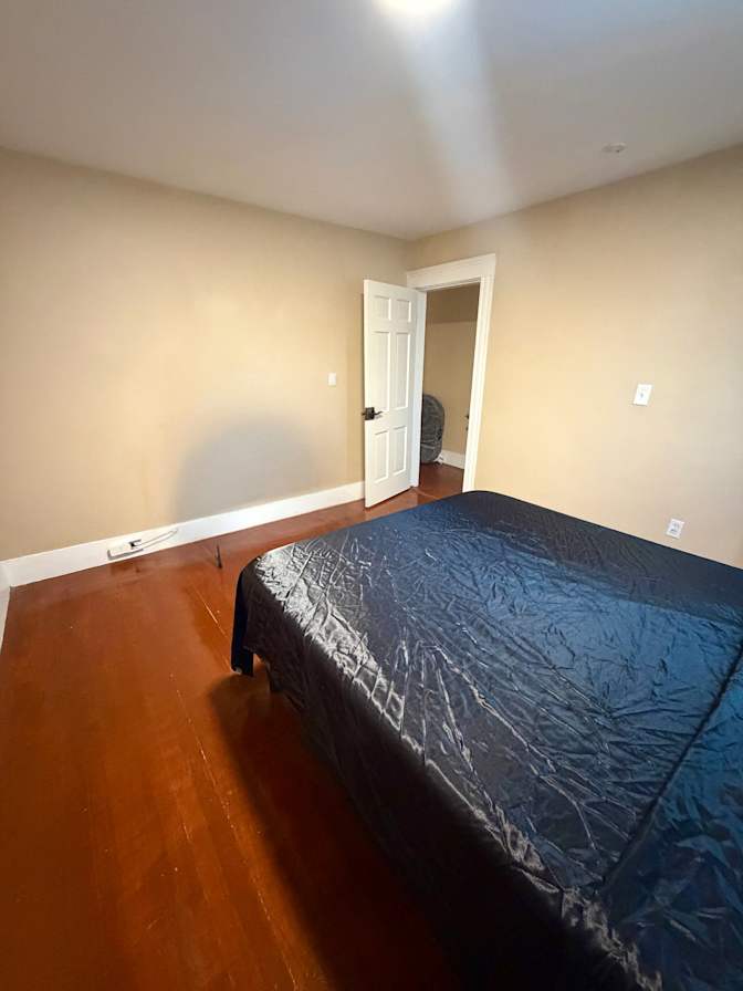 stefany diaz's room