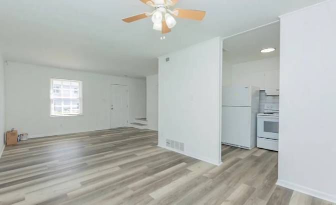 Alcove Rooms's room