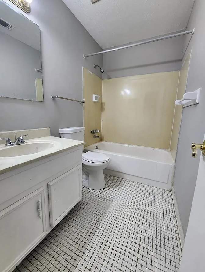 Alcove Rooms's room