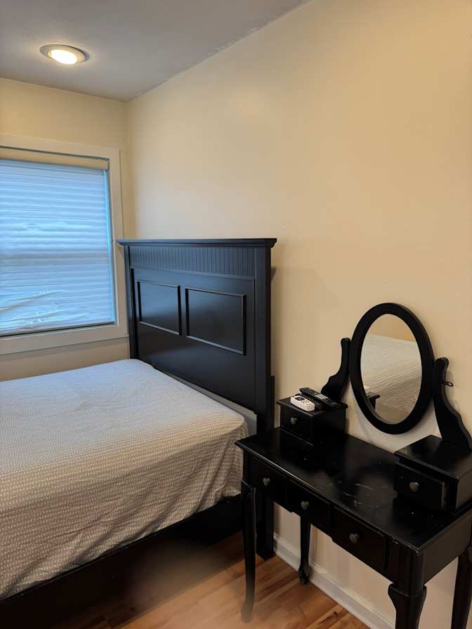 Ramina Roshan's room