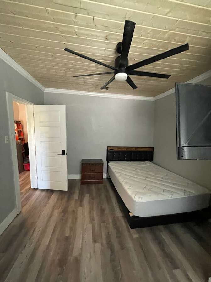 Armando's room