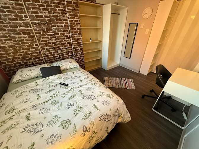 Eleftheri Denis's room