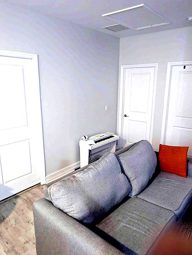 Akin's room