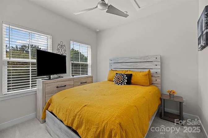 Alcove Rooms's room